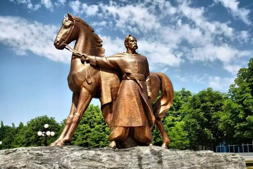 Пам'ятник козаку Рогу фотографія, Кр. Ріг